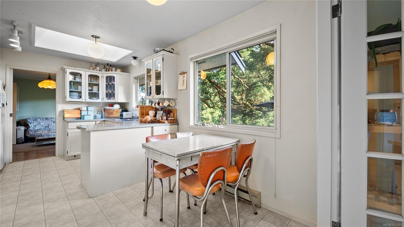 3855 Haro Rd, Saanich, BC