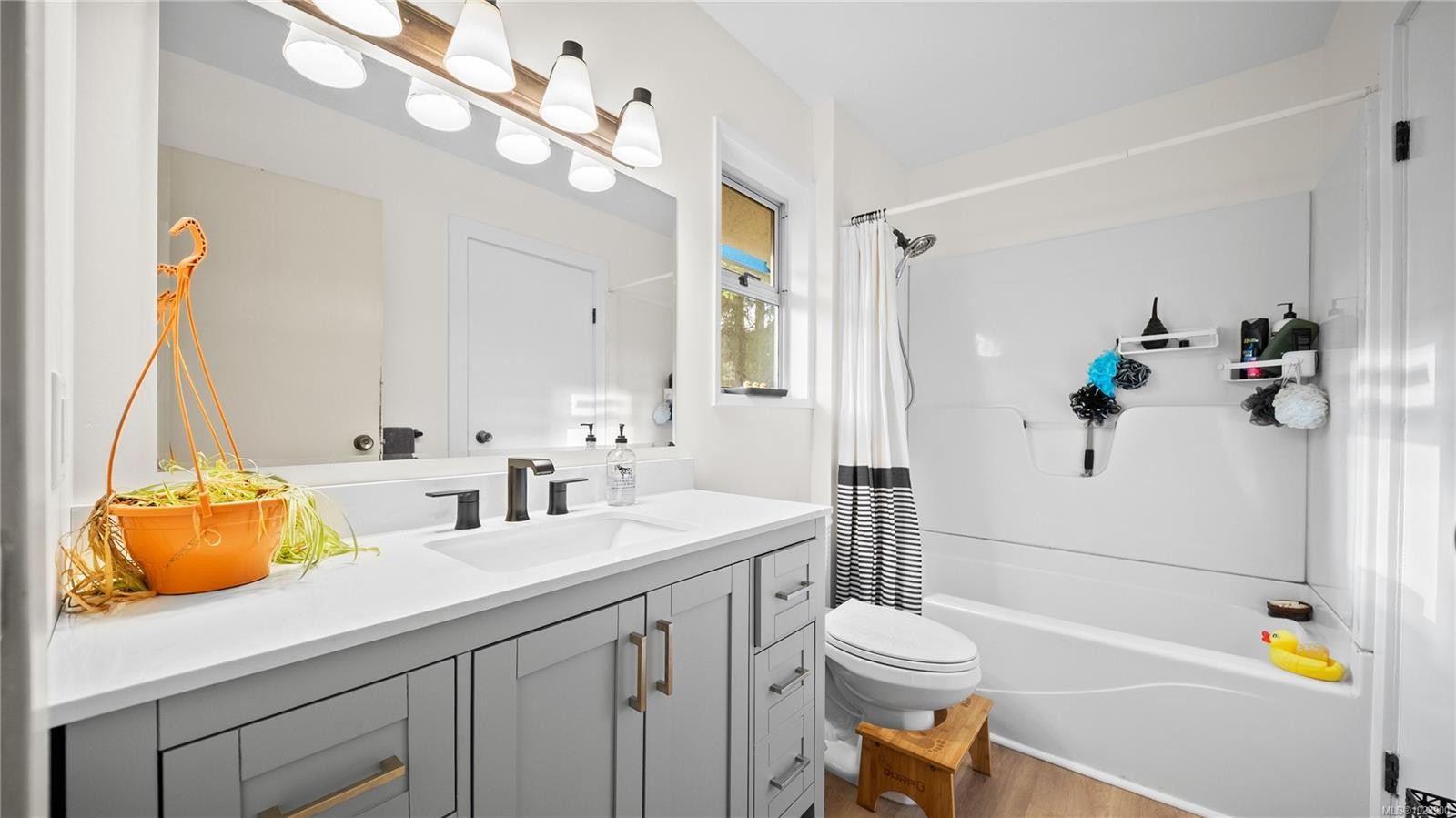 3855 Haro Rd, Saanich, BC