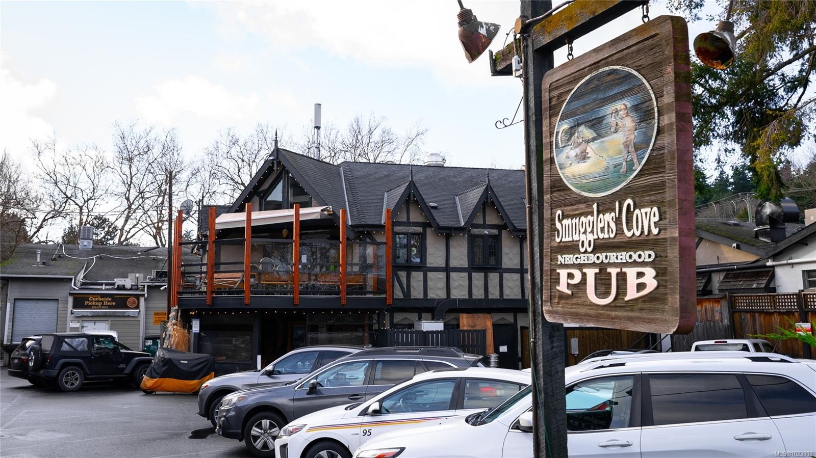 3855 Haro Rd, Saanich, BC