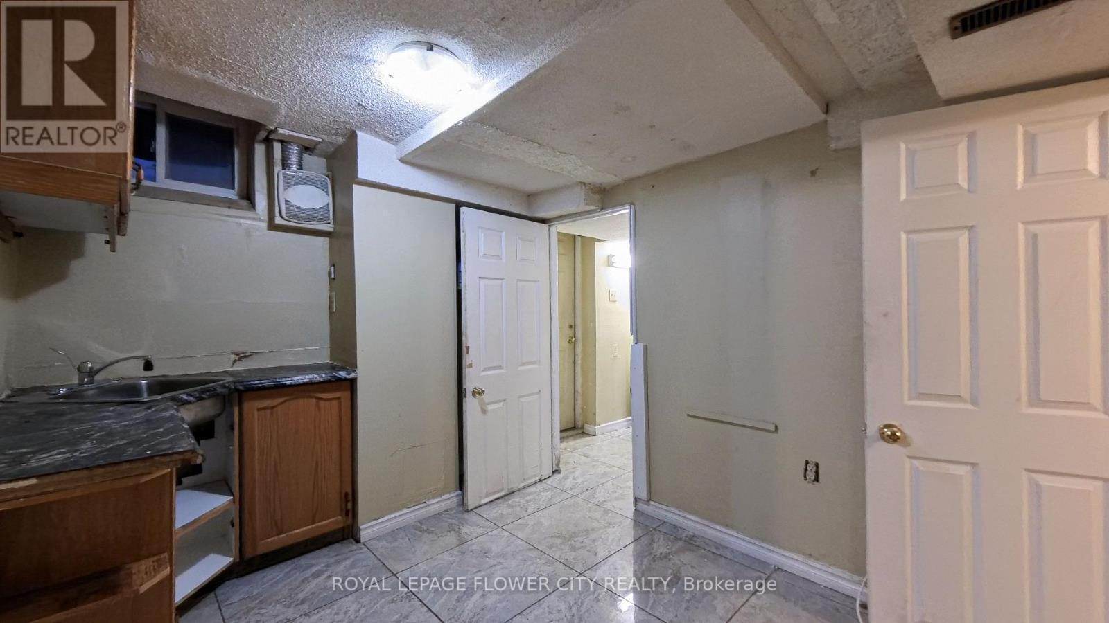 1 Donaldson Drive, Brampton, ON - Indoor Photo Showing Other Room