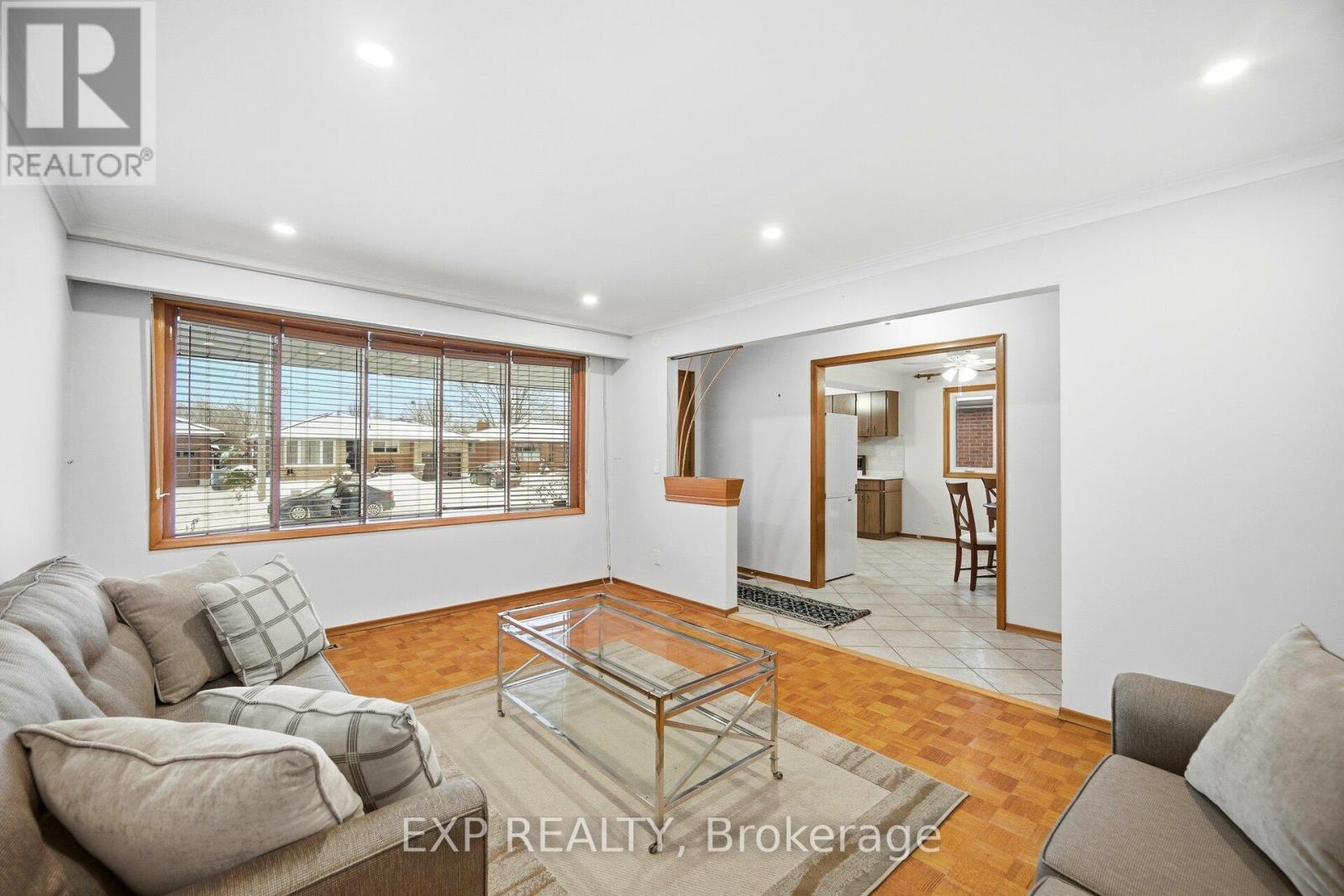 27 Palermo Crescent W, Guelph, ON - Indoor Photo Showing Living Room