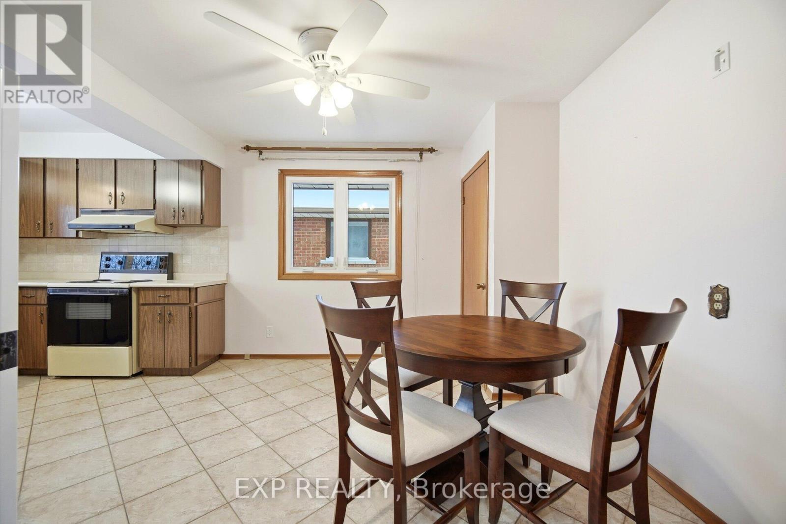 27 Palermo Crescent W, Guelph, ON - Indoor Photo Showing Dining Room