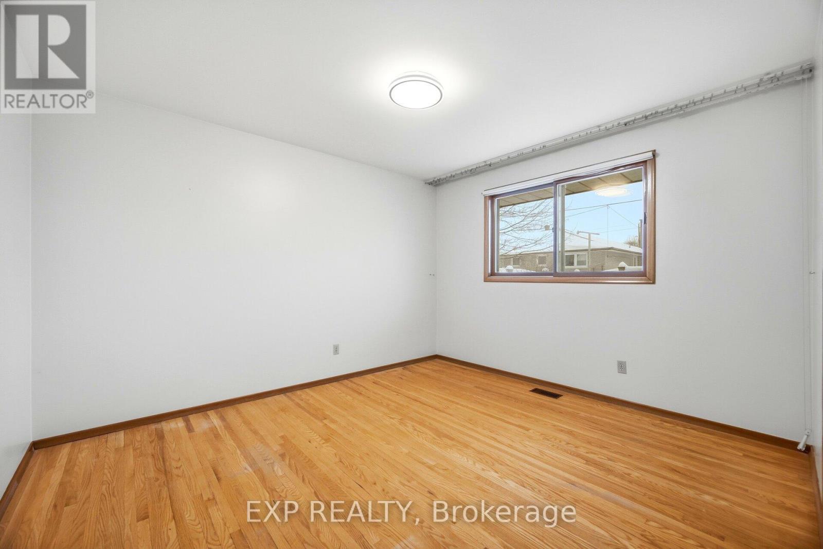 27 Palermo Crescent W, Guelph, ON - Indoor Photo Showing Other Room