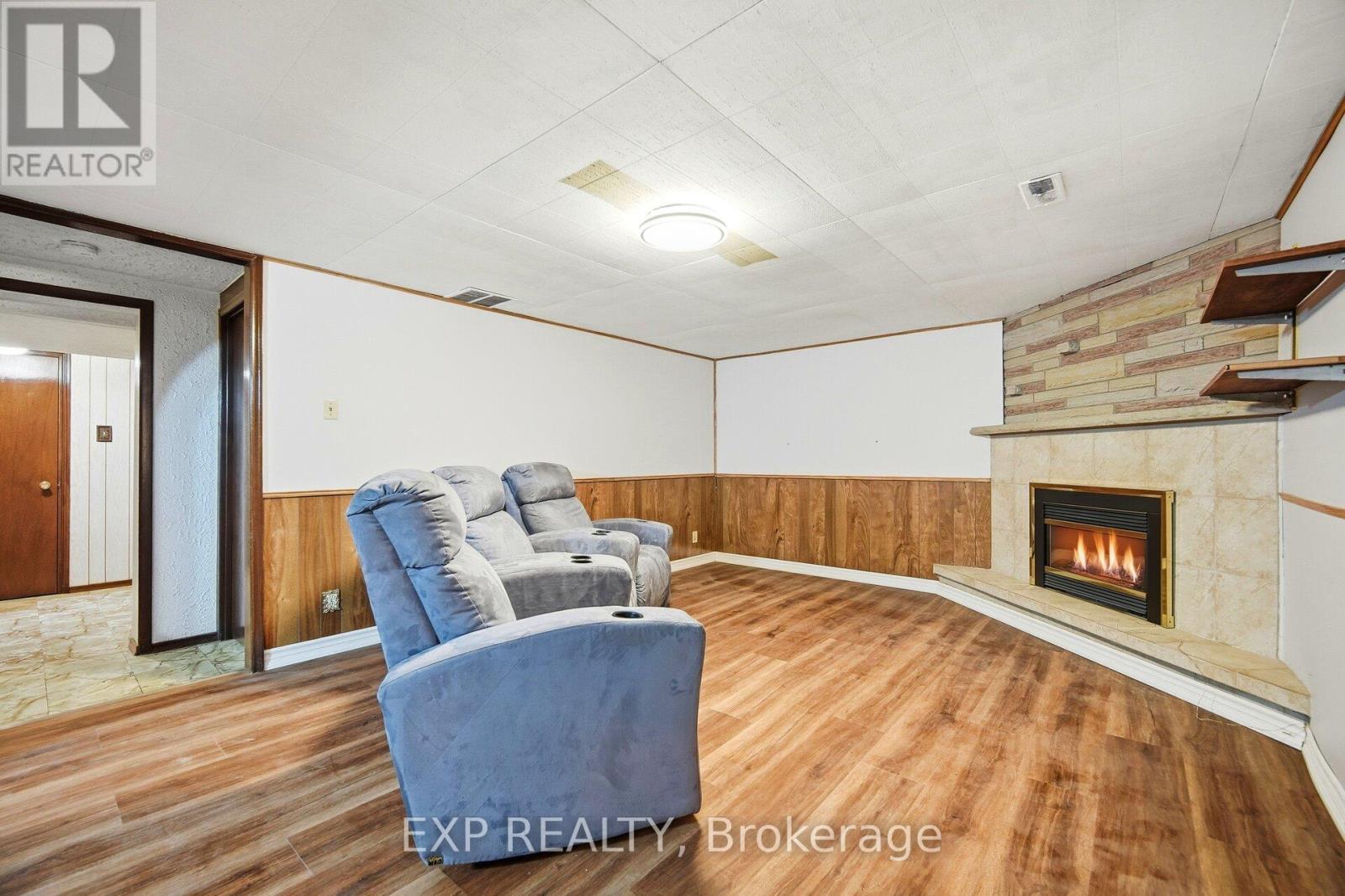 27 Palermo Crescent W, Guelph, ON - Indoor With Fireplace