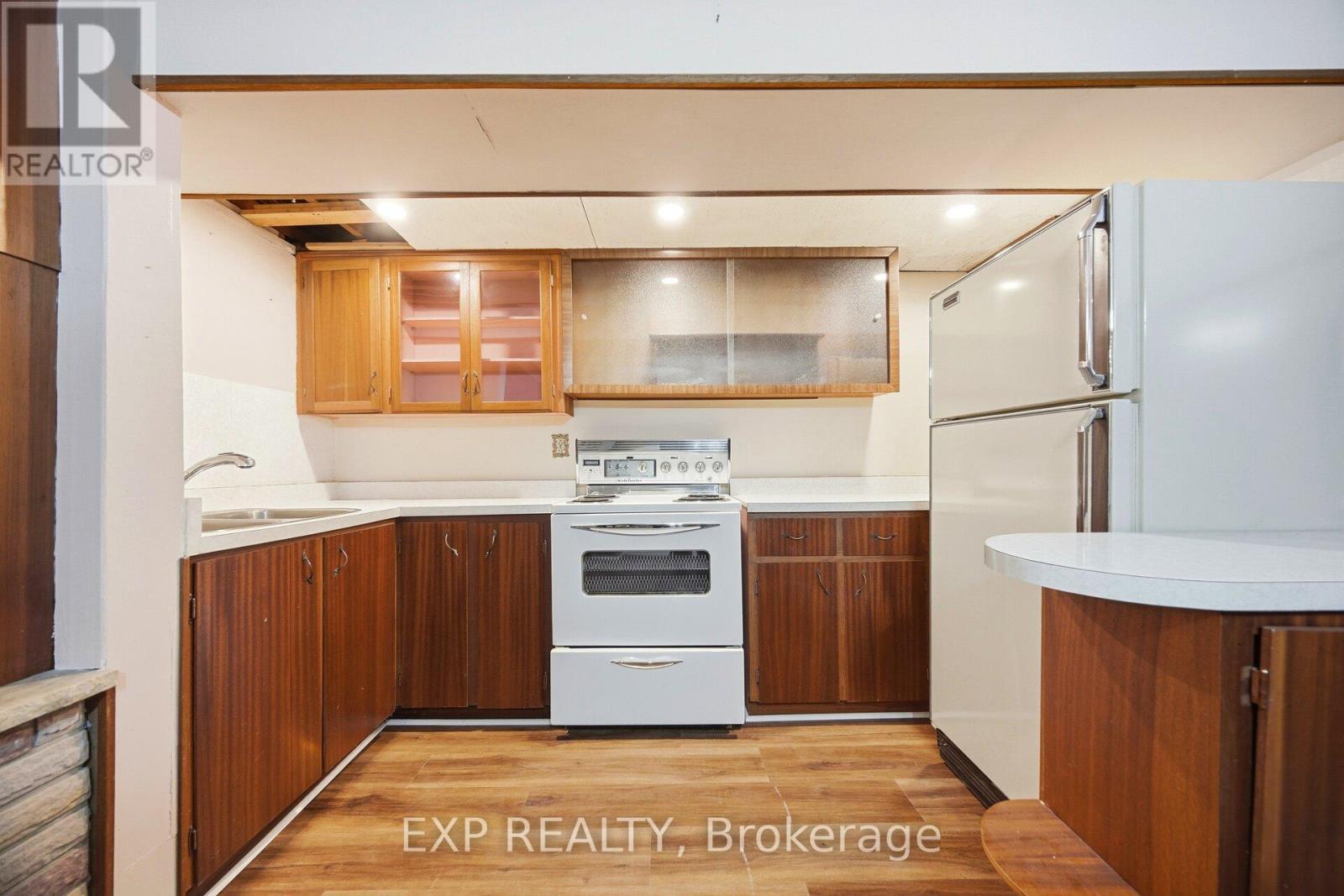 27 Palermo Crescent W, Guelph, ON - Indoor Photo Showing Kitchen