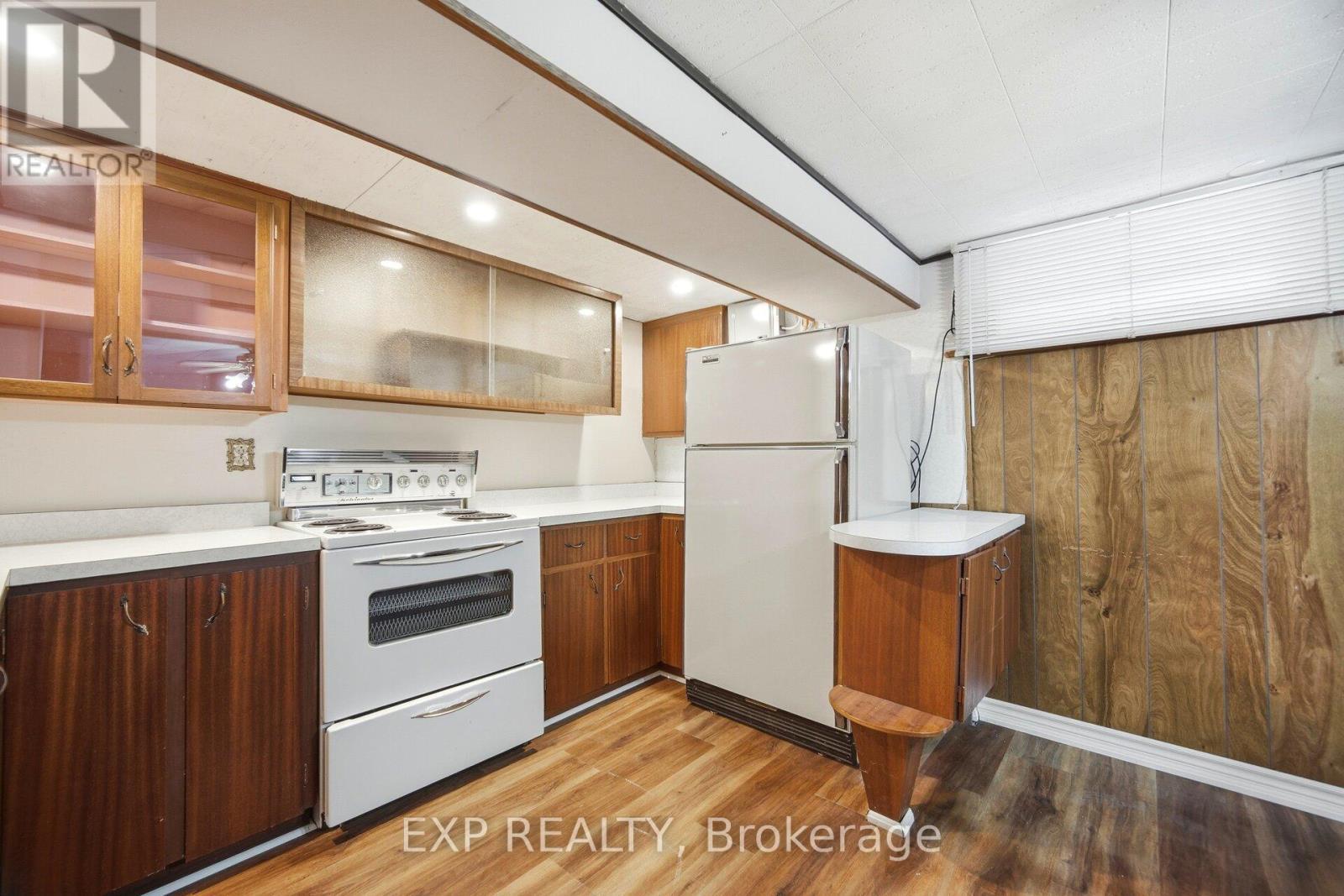 27 Palermo Crescent W, Guelph, ON - Indoor Photo Showing Kitchen