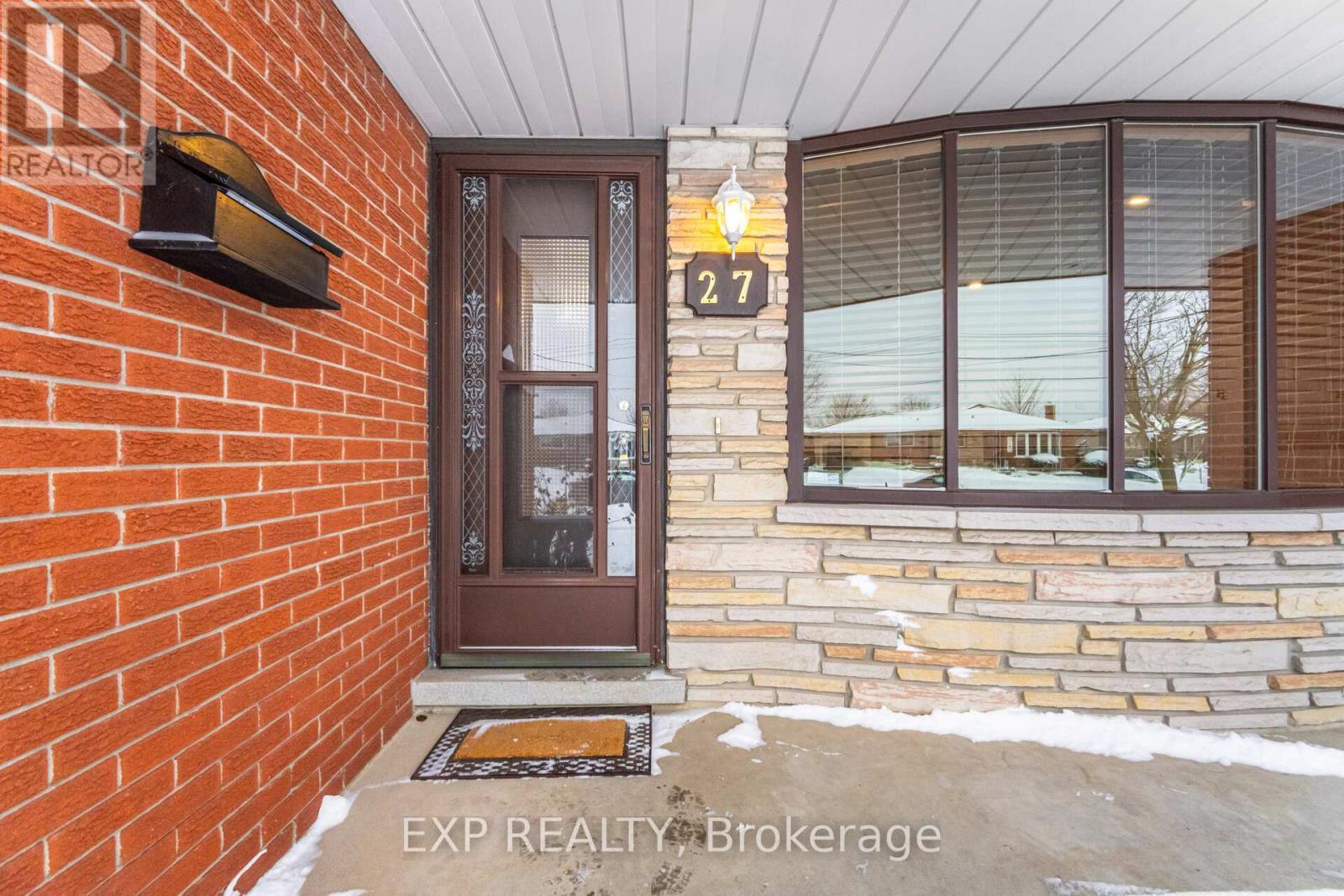 27 Palermo Crescent W, Guelph, ON - Outdoor With Exterior