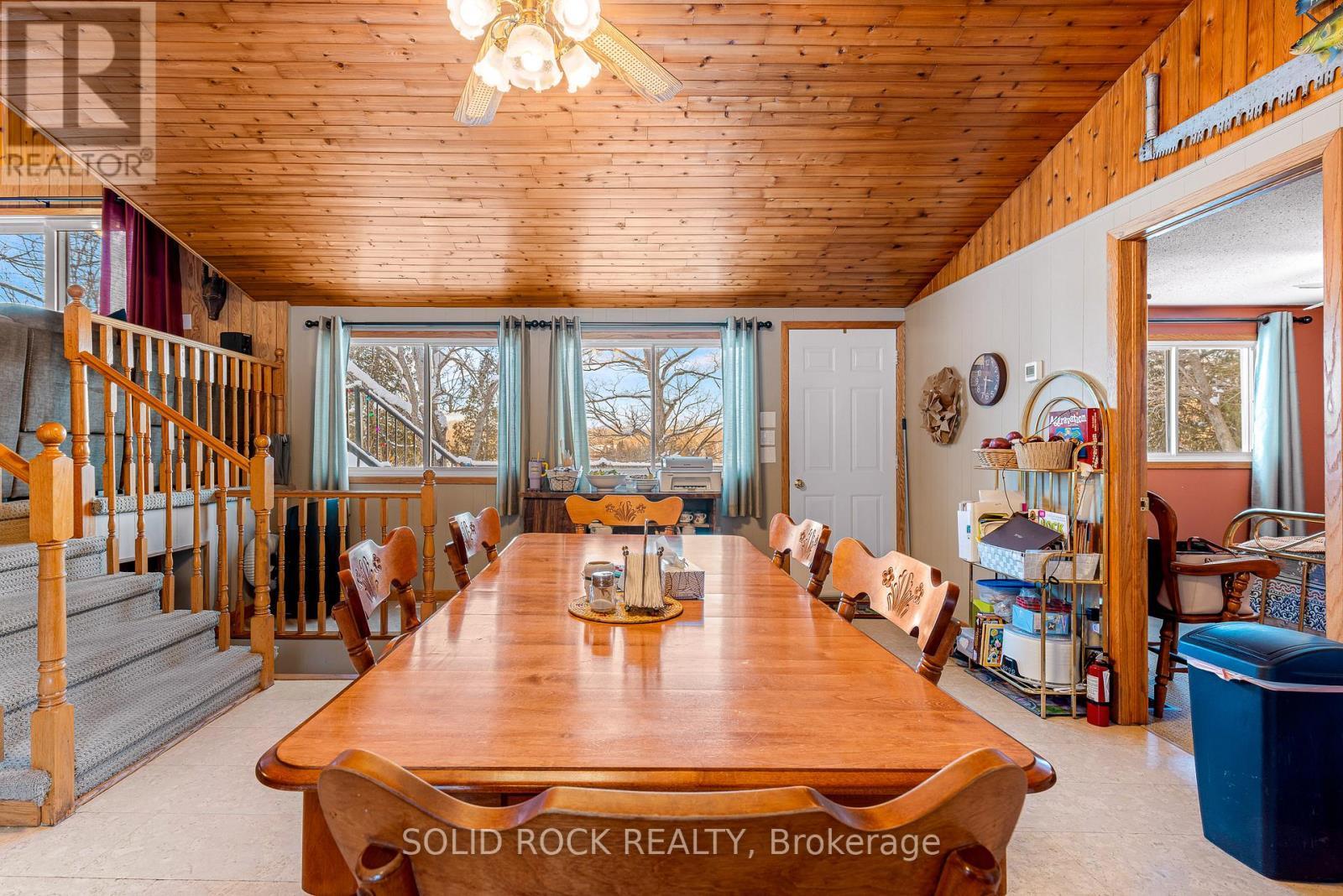14 Lower Lake Lane, Frontenac (Frontenac South), ON - Indoor Photo Showing Dining Room