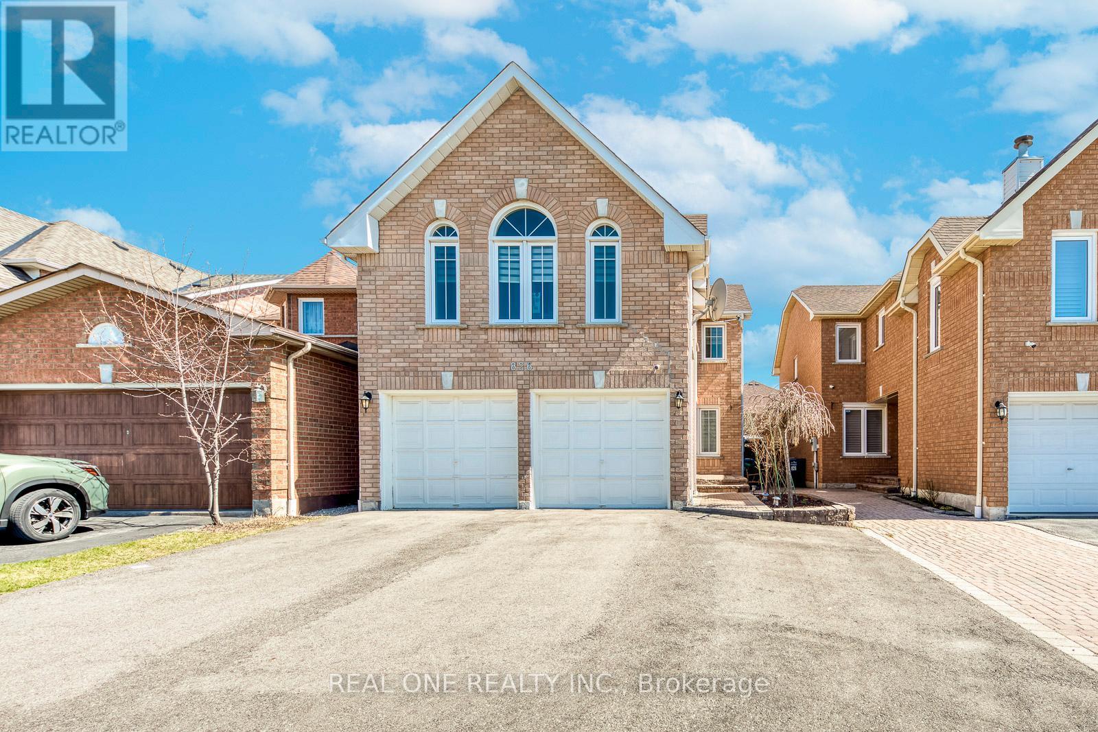 826 Winterton Way, Mississauga, ON - Outdoor With Facade