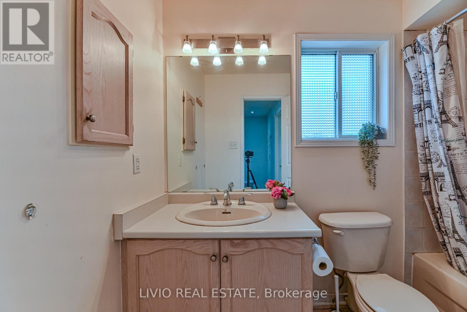 46 Weather Vane Lane, Brampton, ON - Indoor Photo Showing Bathroom