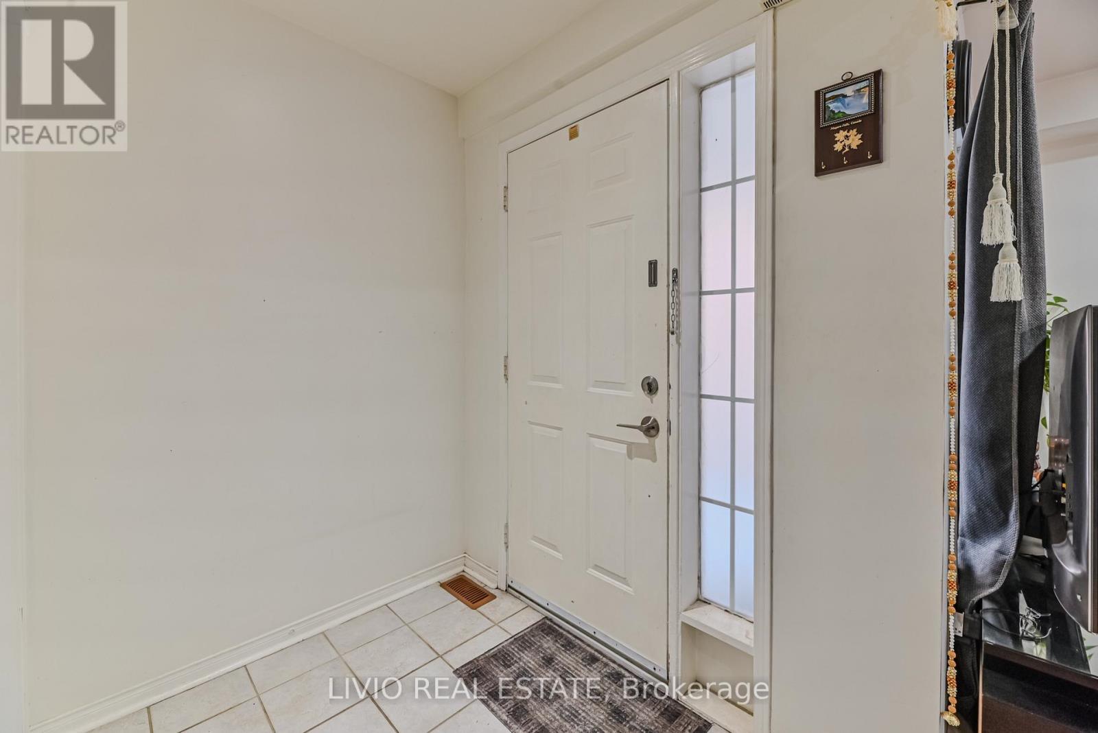 46 Weather Vane Lane, Brampton, ON - Indoor Photo Showing Other Room