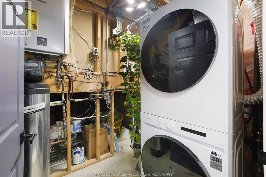 3812 Devonwood Avenue, Windsor, ON - Indoor Photo Showing Laundry Room