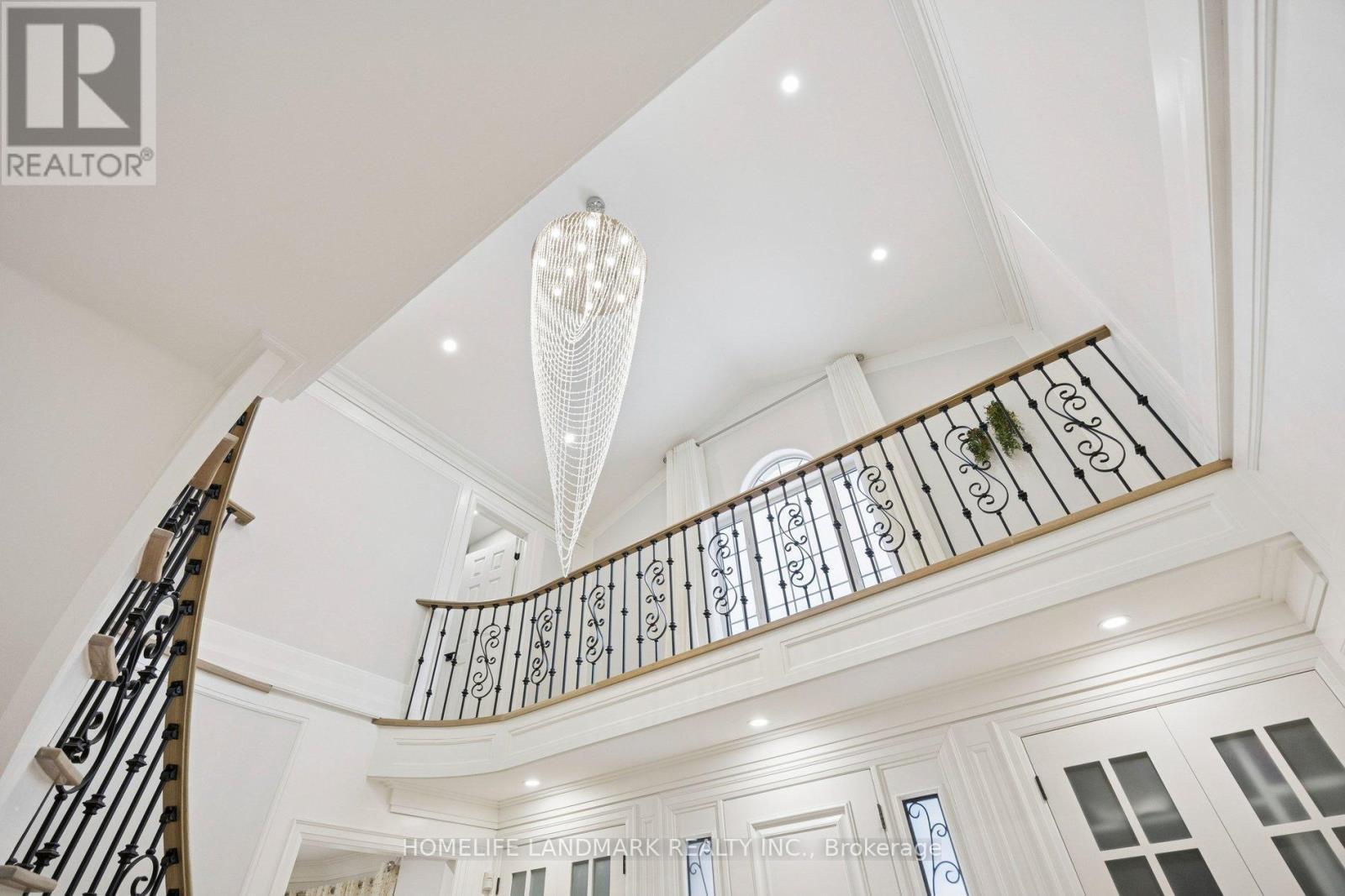 49 Pearson Avenue, Richmond Hill, ON - Indoor Photo Showing Other Room