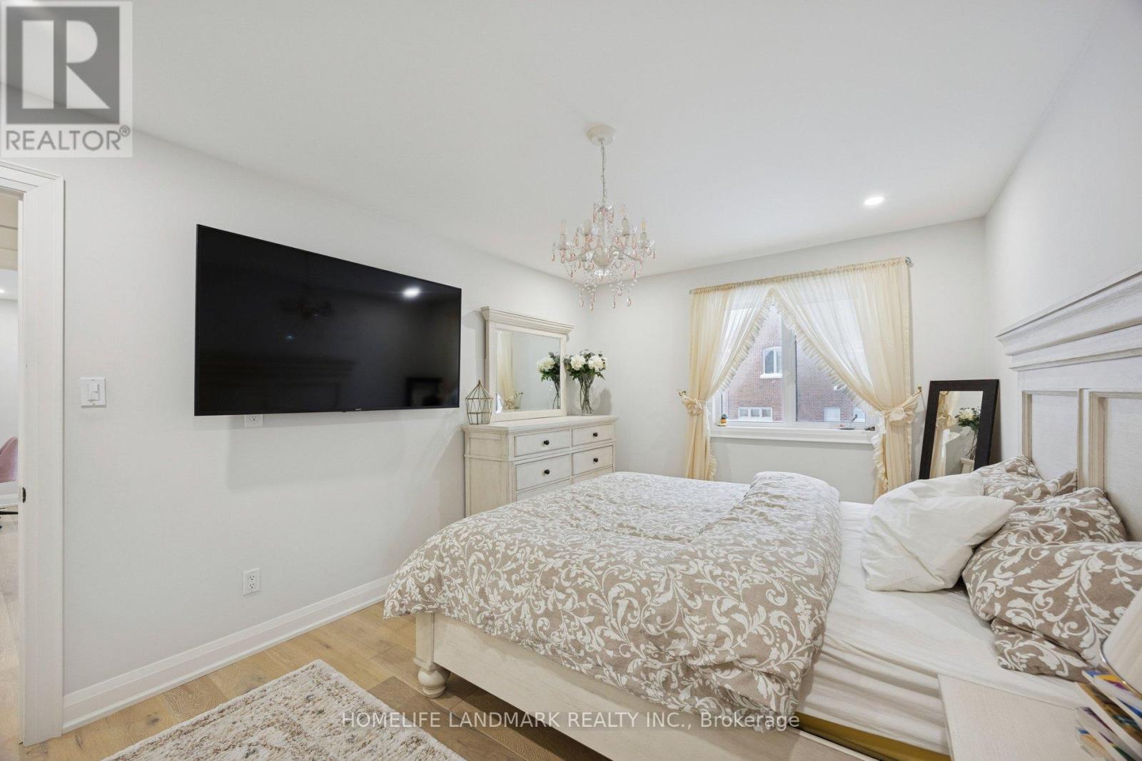 49 Pearson Avenue, Richmond Hill, ON - Indoor Photo Showing Bedroom