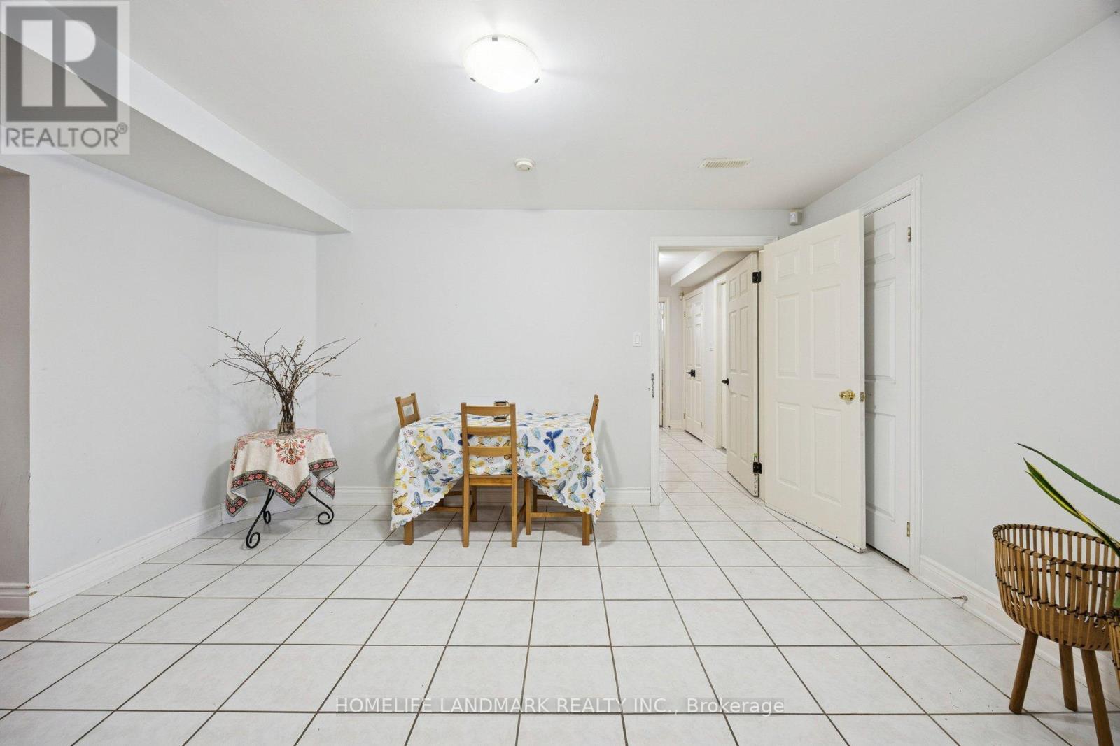 49 Pearson Avenue, Richmond Hill, ON - Indoor Photo Showing Other Room