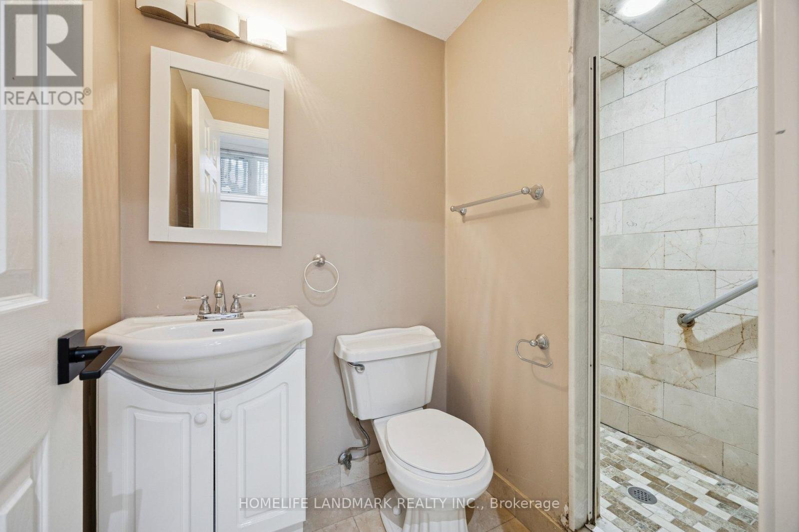 49 Pearson Avenue, Richmond Hill, ON - Indoor Photo Showing Bathroom