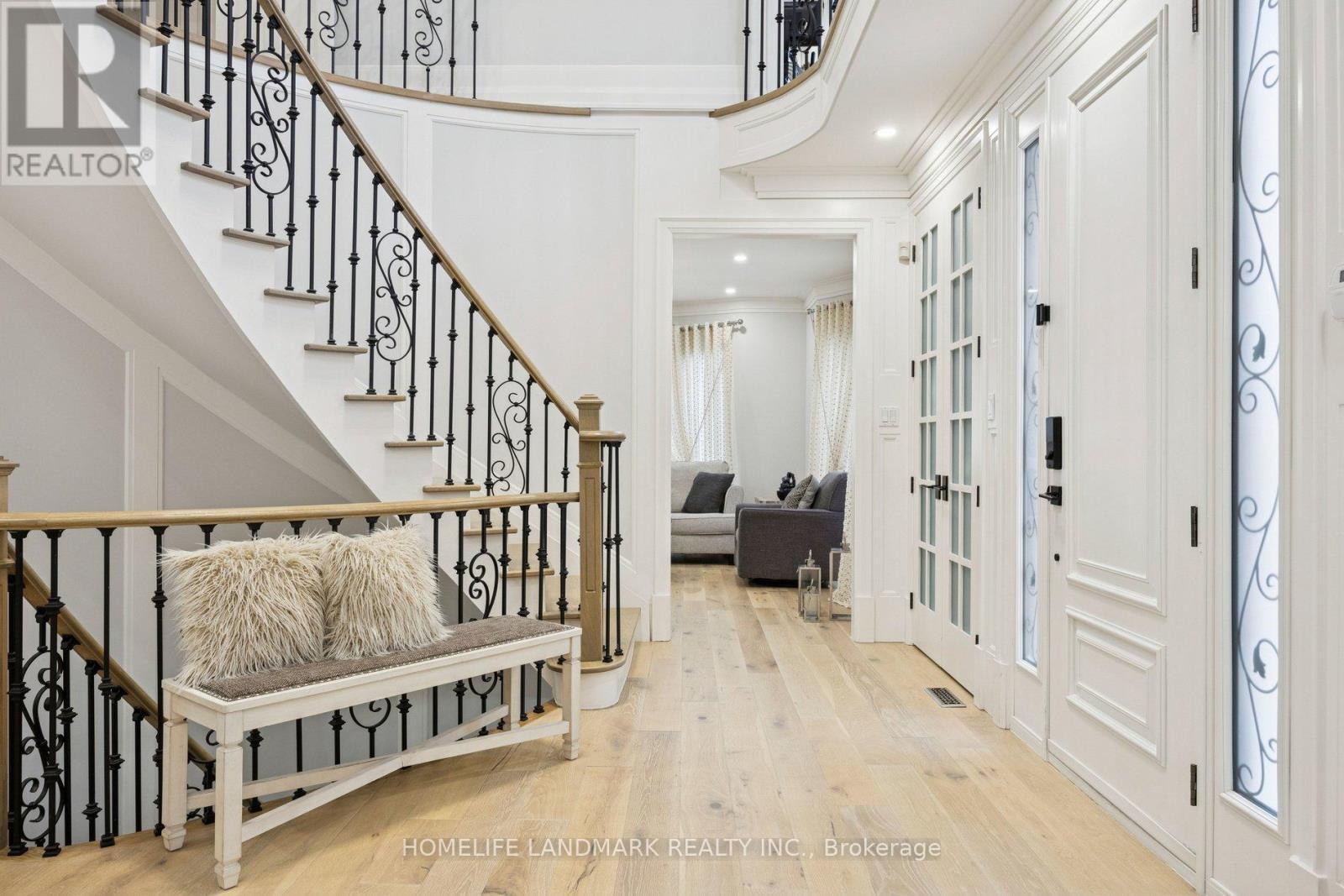 49 Pearson Avenue, Richmond Hill, ON - Indoor Photo Showing Other Room