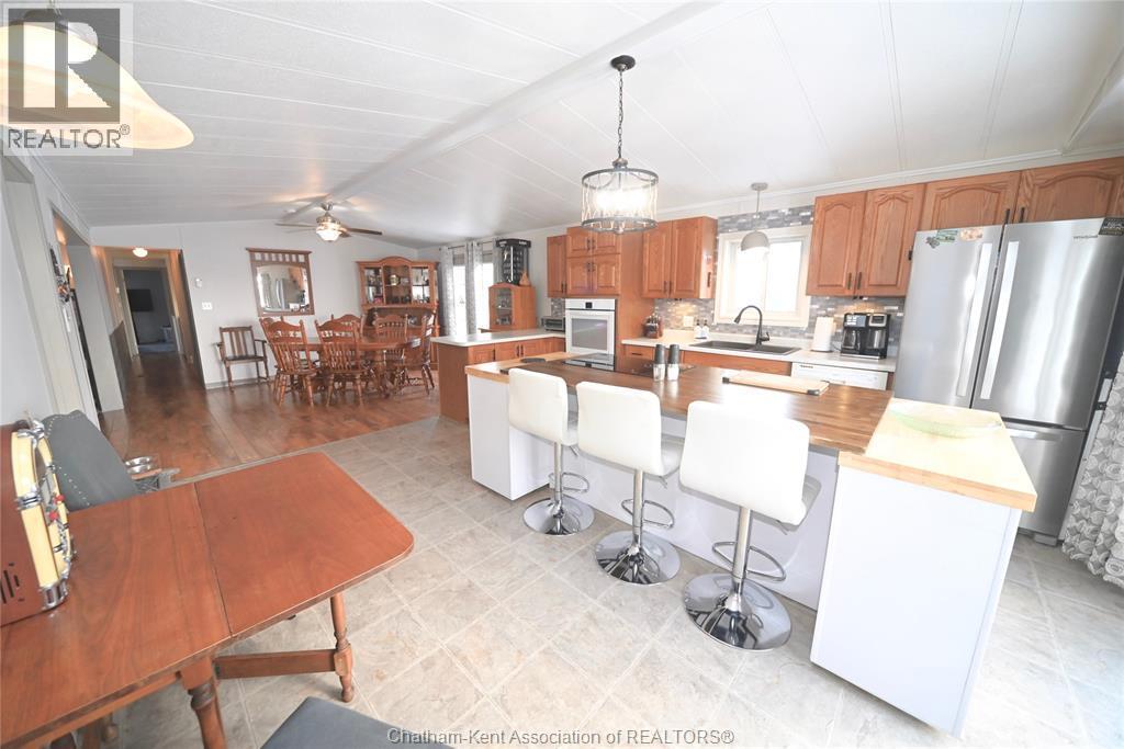 333 King Street North, Highgate, ON - Indoor