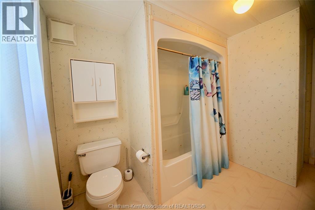 333 King Street North, Highgate, ON - Indoor Photo Showing Bathroom