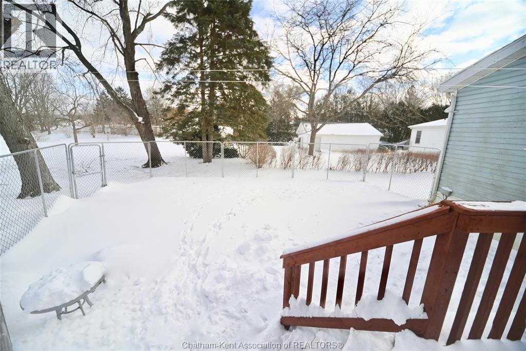 333 King Street North, Highgate, ON - Outdoor