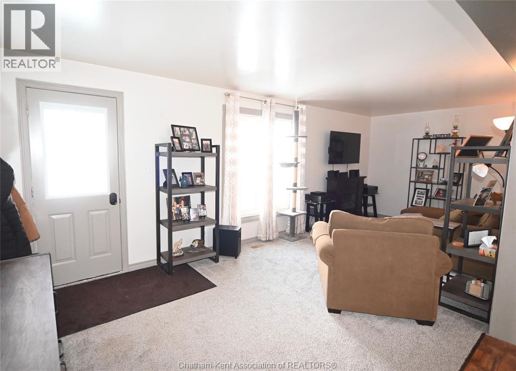 333 King Street North, Highgate, ON - Indoor