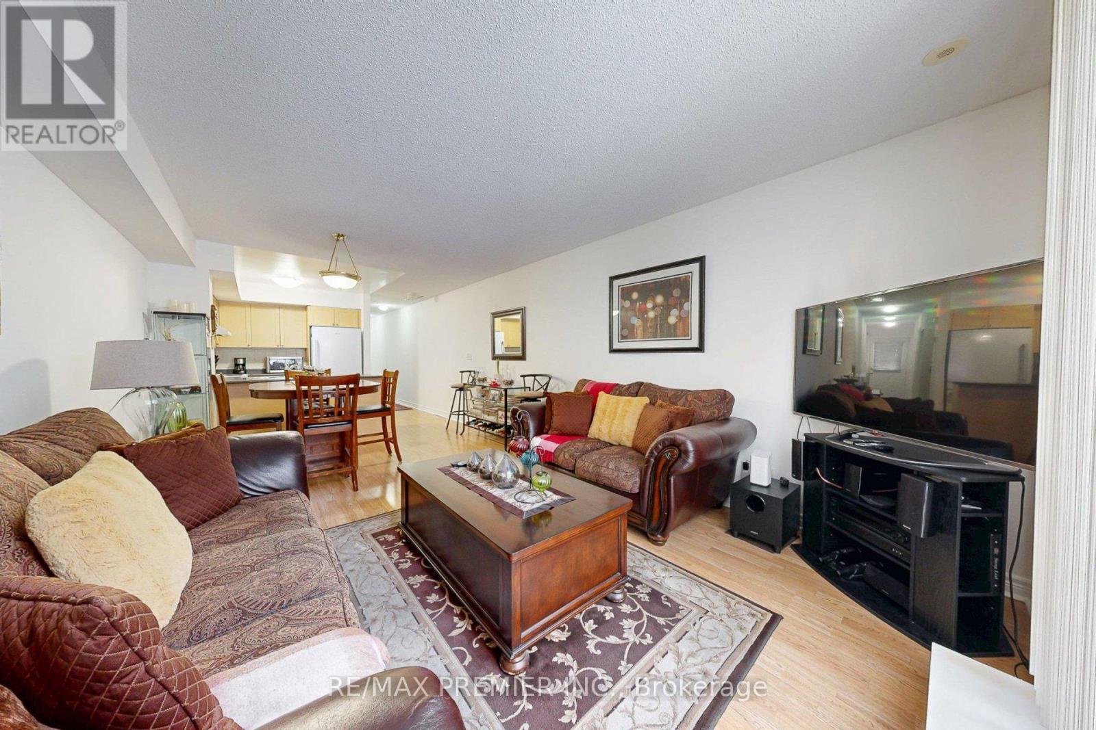 17 - 55 Cedarcroft Boulevard, Toronto, ON - Indoor Photo Showing Living Room