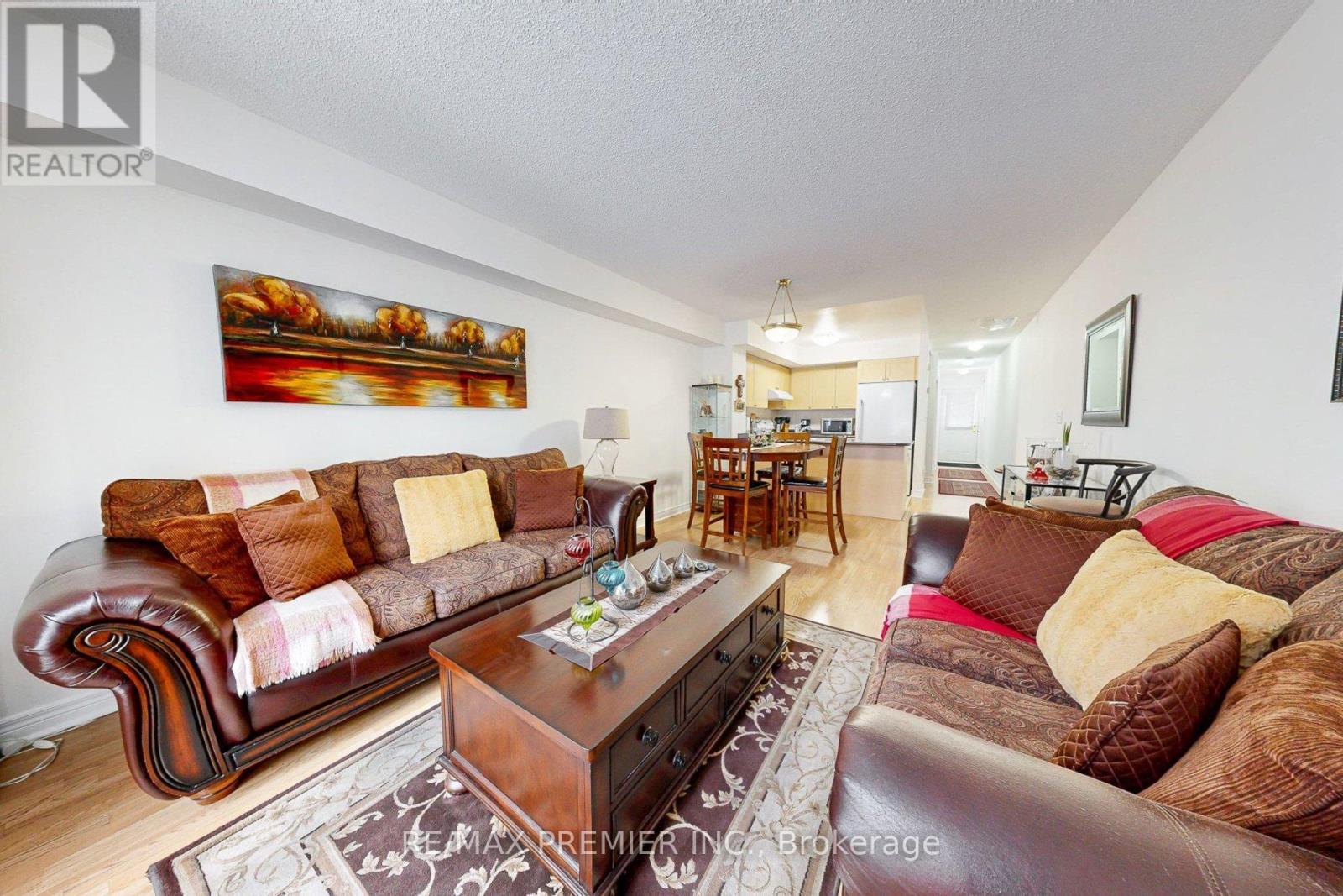 17 - 55 Cedarcroft Boulevard, Toronto, ON - Indoor Photo Showing Living Room
