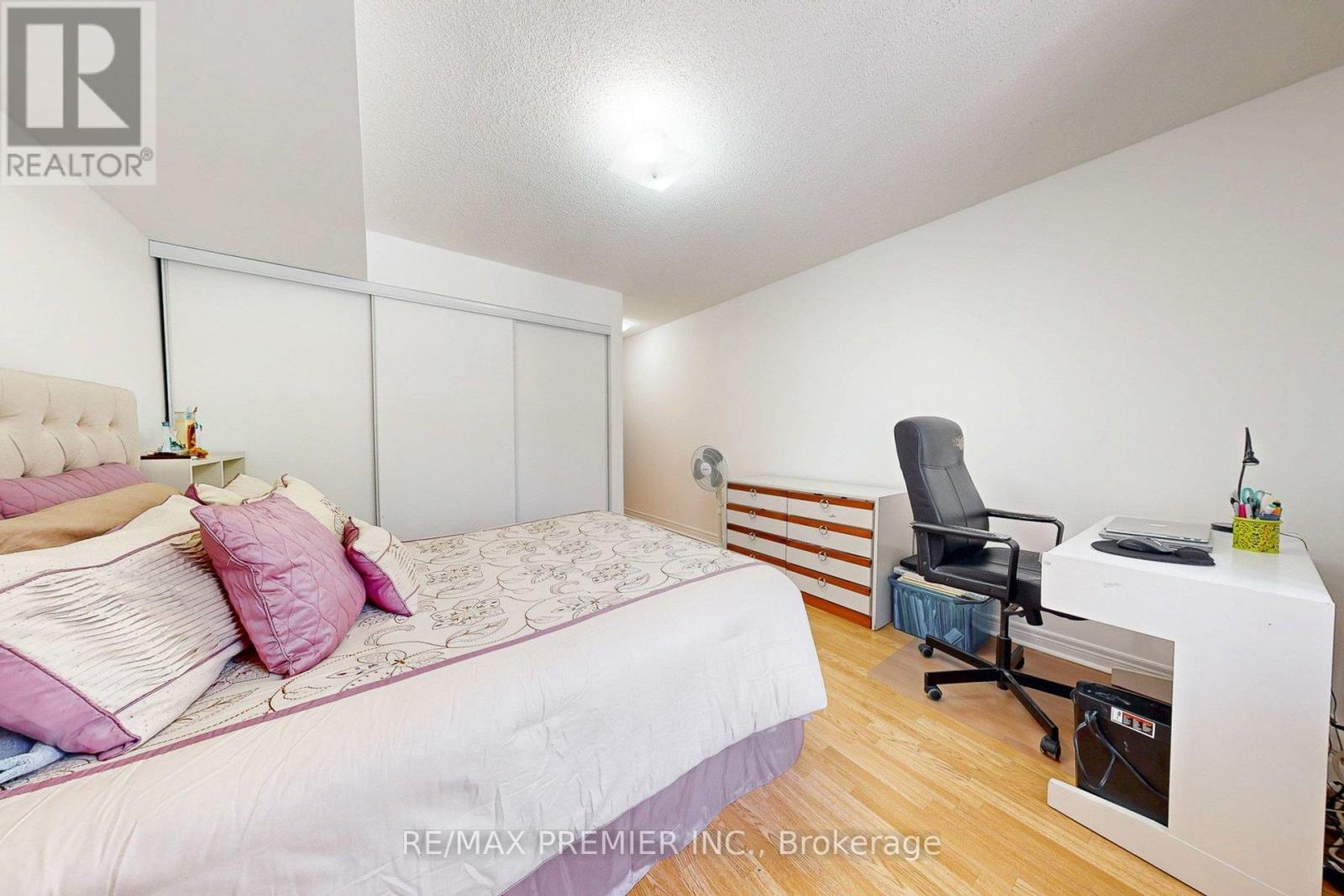 17 - 55 Cedarcroft Boulevard, Toronto, ON - Indoor Photo Showing Bedroom