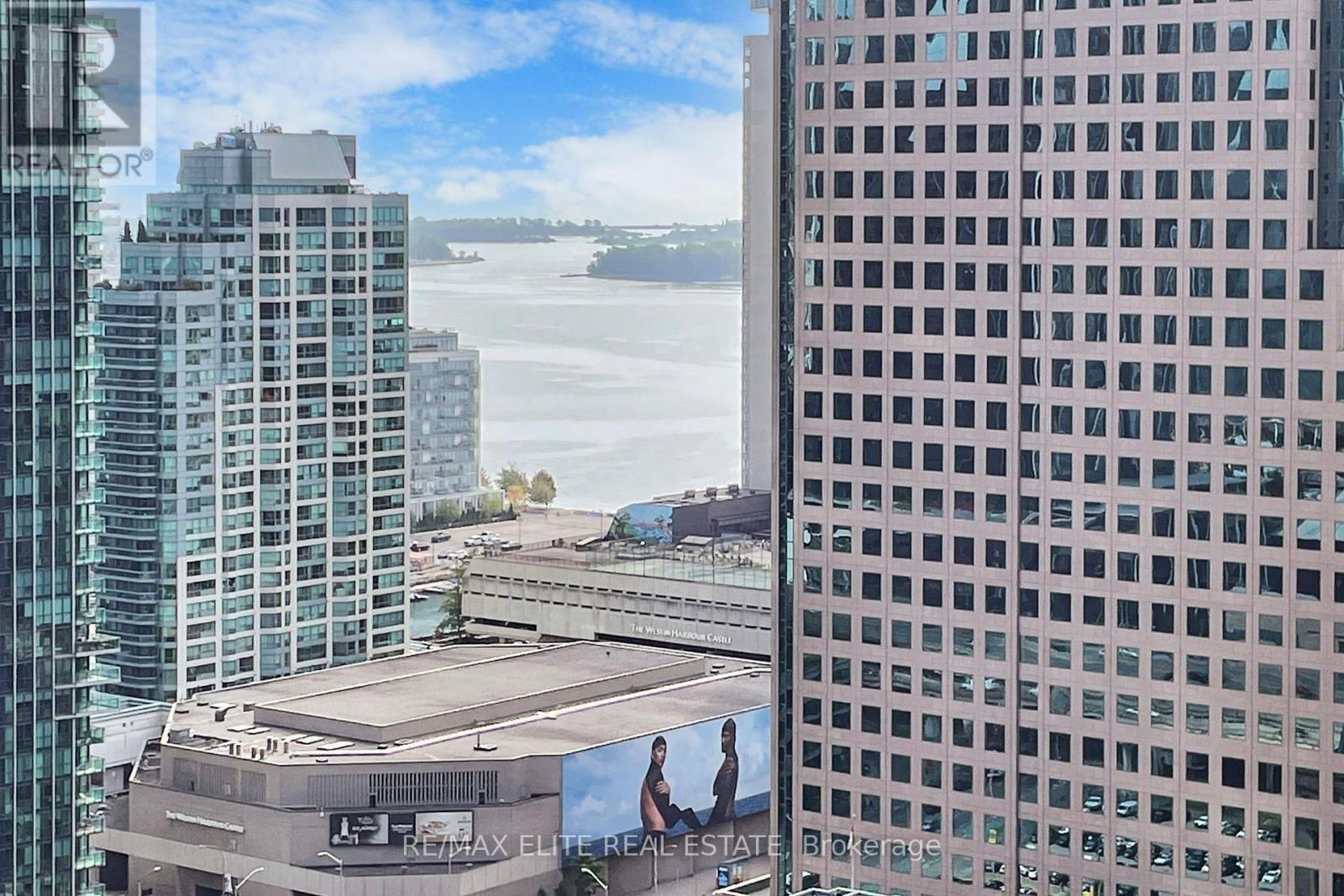 2208 - 65 Bremner Boulevard, Toronto, ON - Indoor