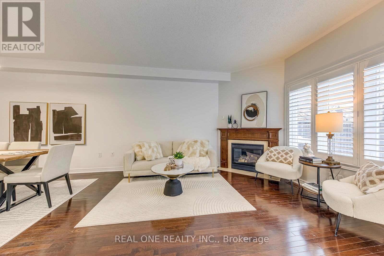 1331 Kestell Boulevard, Oakville, ON - Indoor Photo Showing Living Room With Fireplace