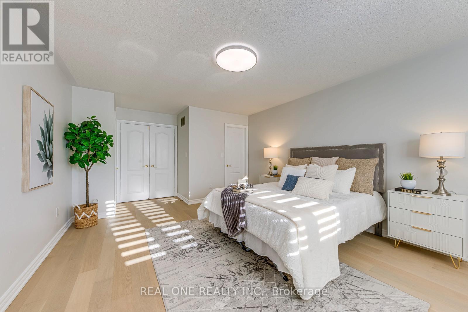 1331 Kestell Boulevard, Oakville, ON - Indoor Photo Showing Bedroom