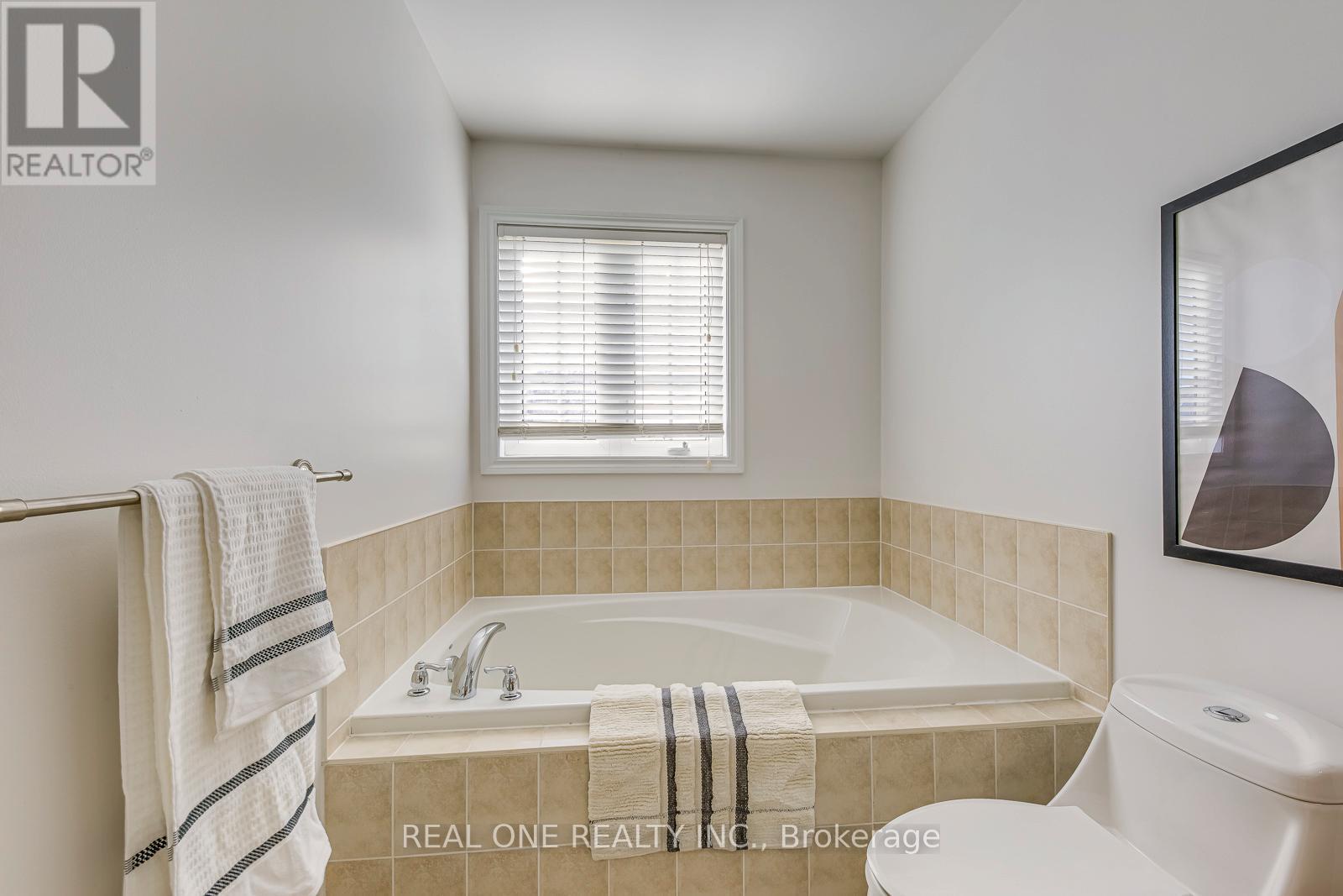 1331 Kestell Boulevard, Oakville, ON - Indoor Photo Showing Bathroom