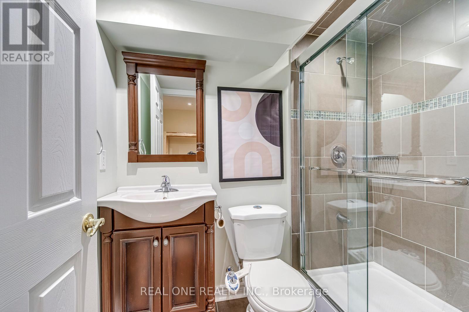1331 Kestell Boulevard, Oakville, ON - Indoor Photo Showing Bathroom