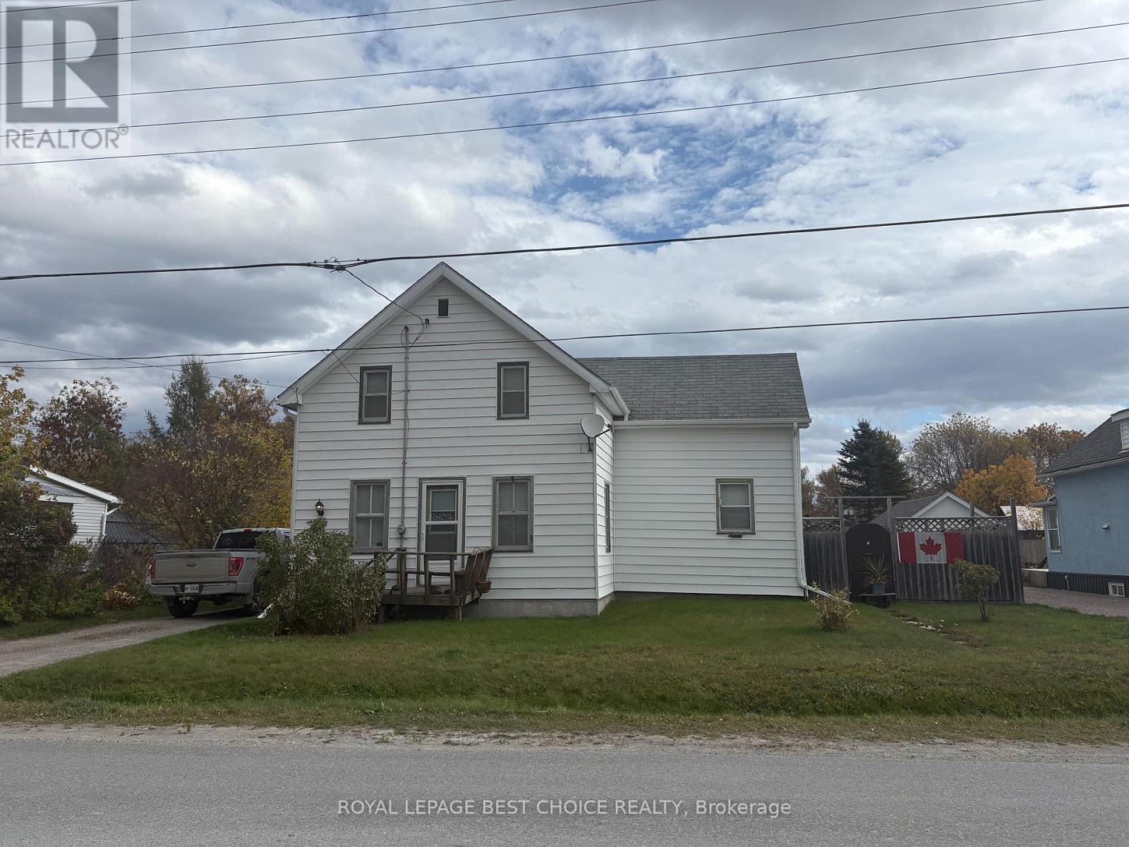 31 First Street, Englehart, ON - Outdoor