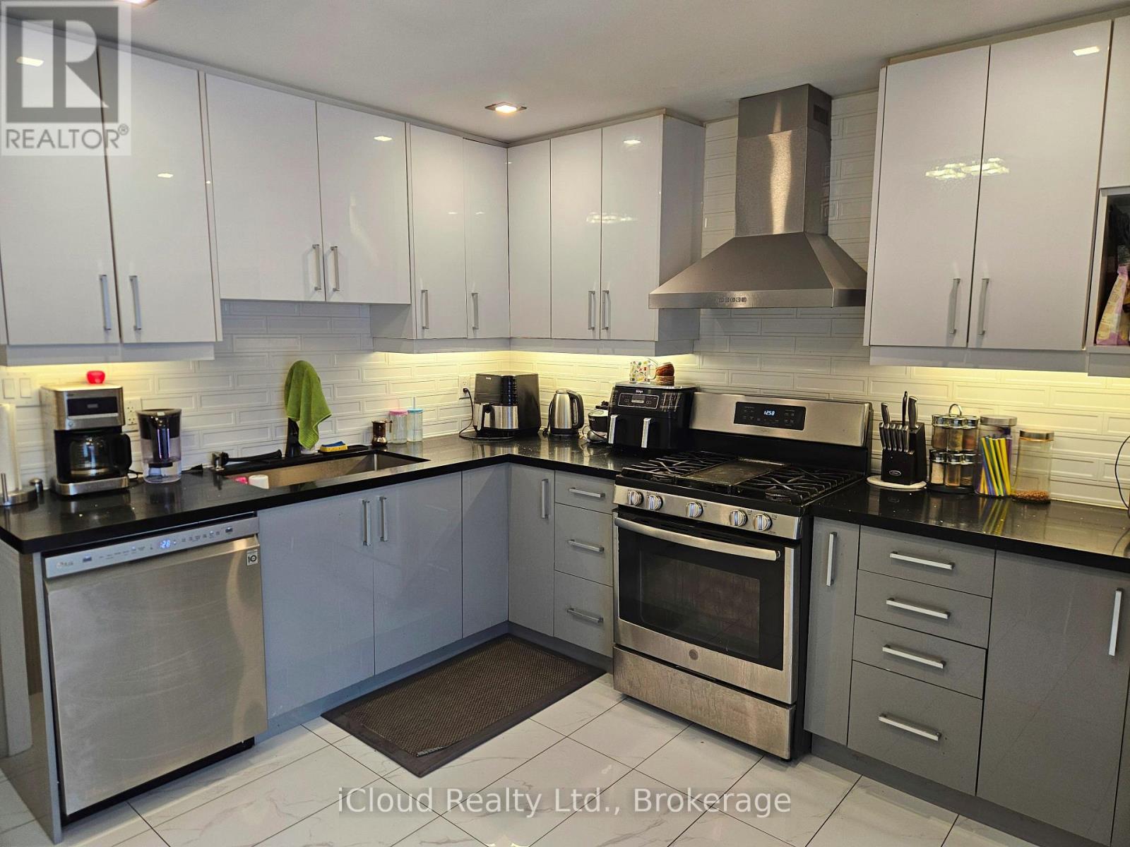 104 Mcroberts Avenue, Toronto, ON - Indoor Photo Showing Kitchen With Stainless Steel Kitchen