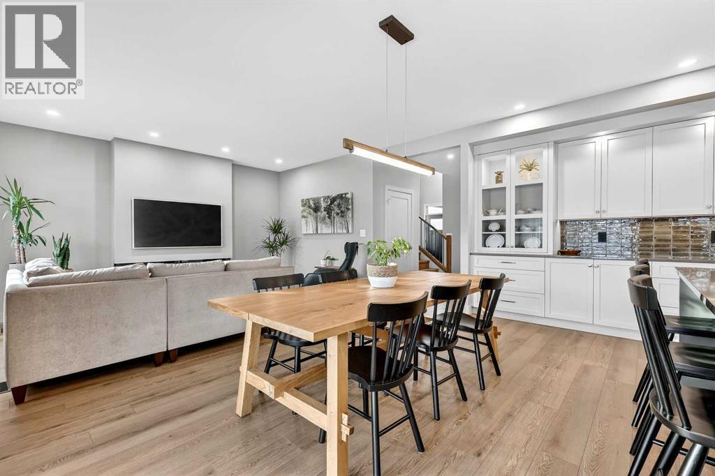 Picture Frame TV - 24 Napoleon Meadows Way, Innisfail, AB - Indoor