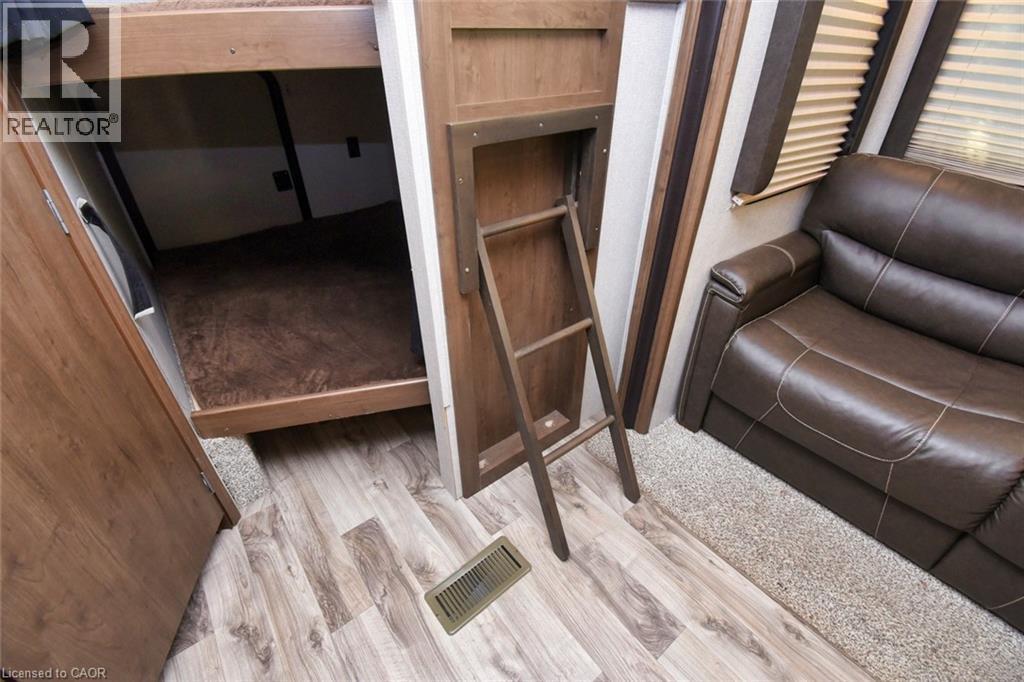 Bedroom featuring light wood finished floors - 1085 10Th Concession Road W Unit# 29, Flamborough, ON - Indoor Photo Showing Other Room