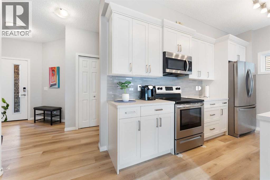 13 Walcrest Way Se, Calgary, AB - Indoor Photo Showing Kitchen