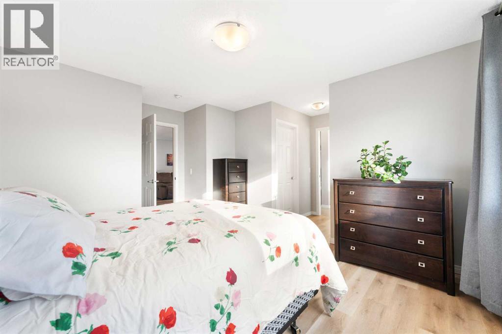 13 Walcrest Way Se, Calgary, AB - Indoor Photo Showing Bedroom