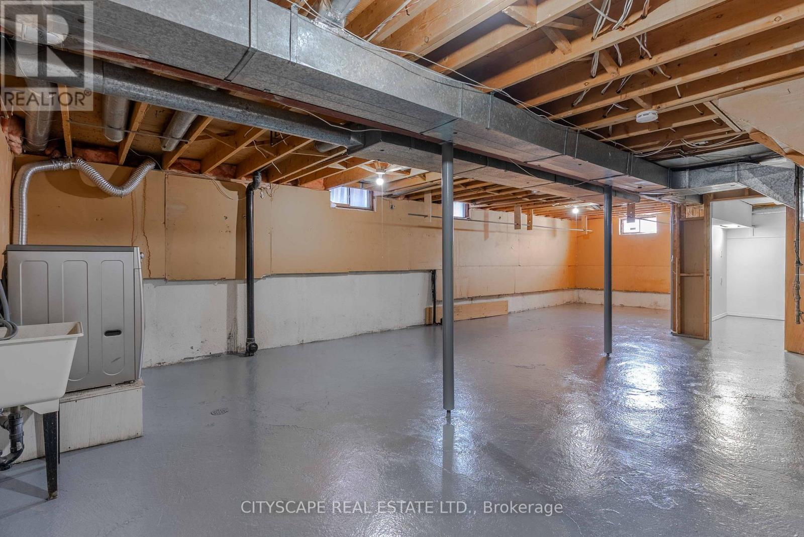 1210 Shagbark Crescent, Mississauga, ON - Indoor Photo Showing Basement