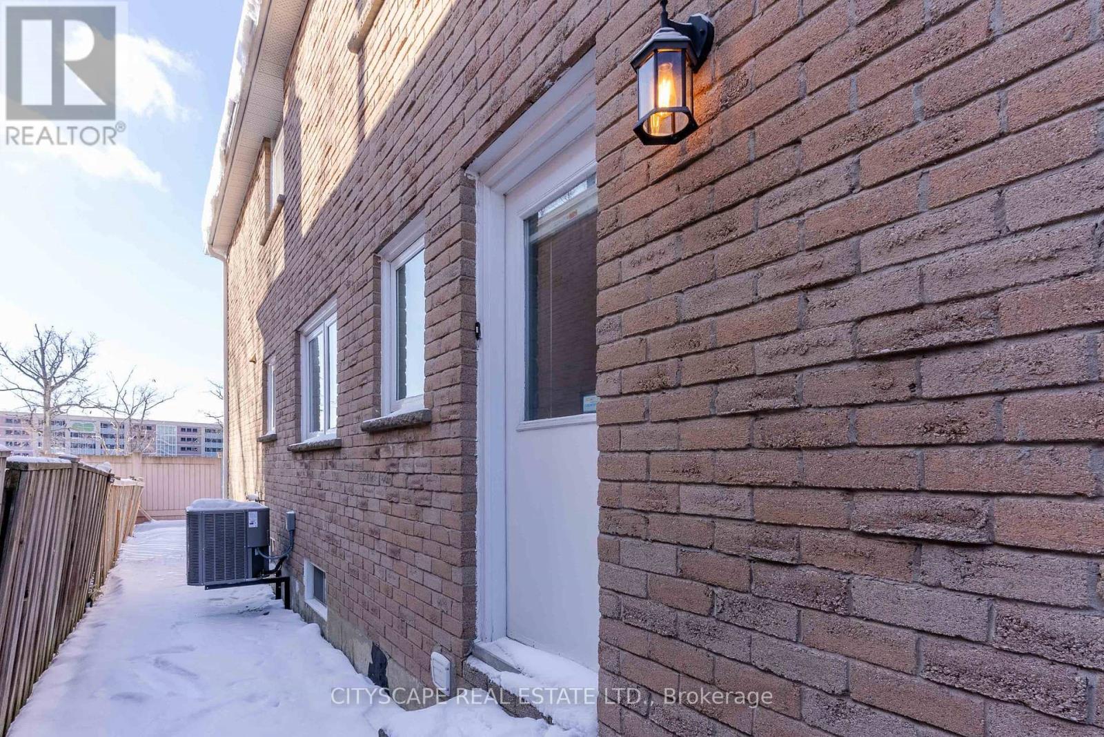 1210 Shagbark Crescent, Mississauga, ON - Outdoor