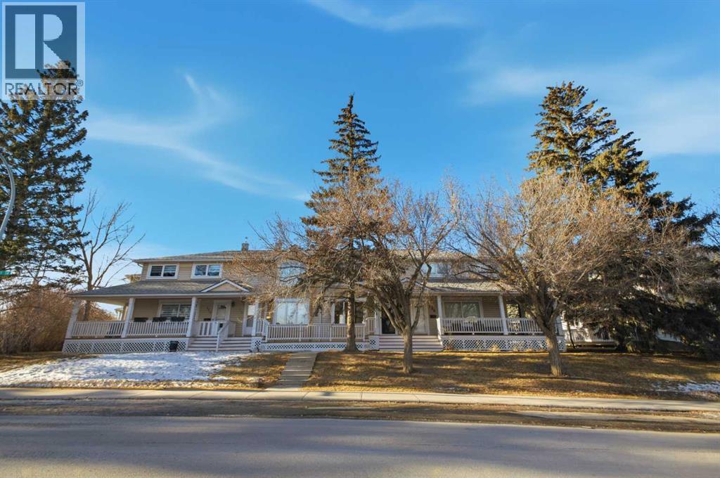 123 Killarney Glen Court Sw, Calgary, AB - Outdoor With Facade