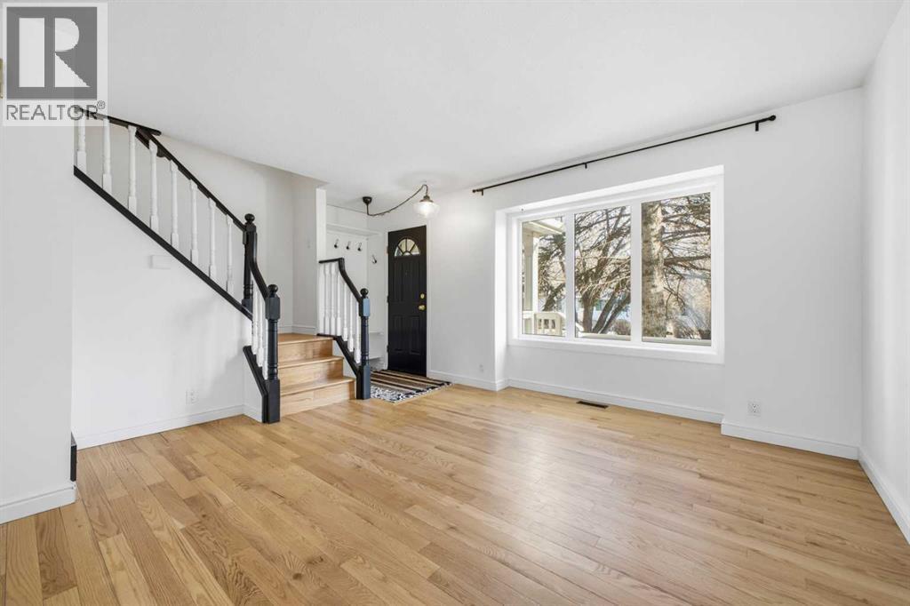 123 Killarney Glen Court Sw, Calgary, AB - Indoor Photo Showing Other Room