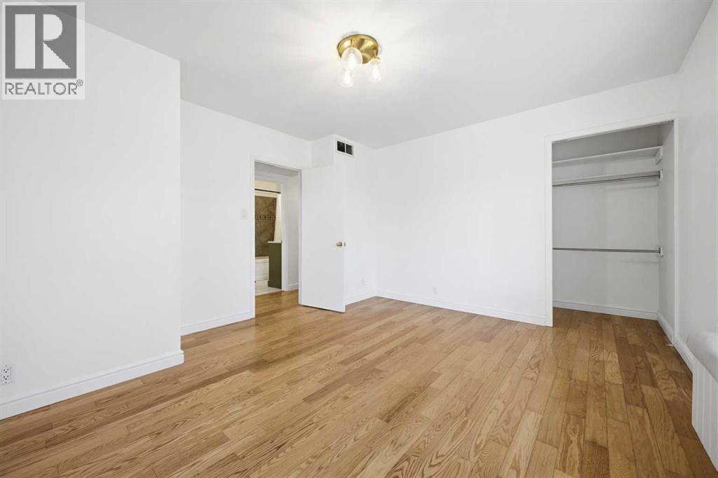 123 Killarney Glen Court Sw, Calgary, AB - Indoor Photo Showing Other Room