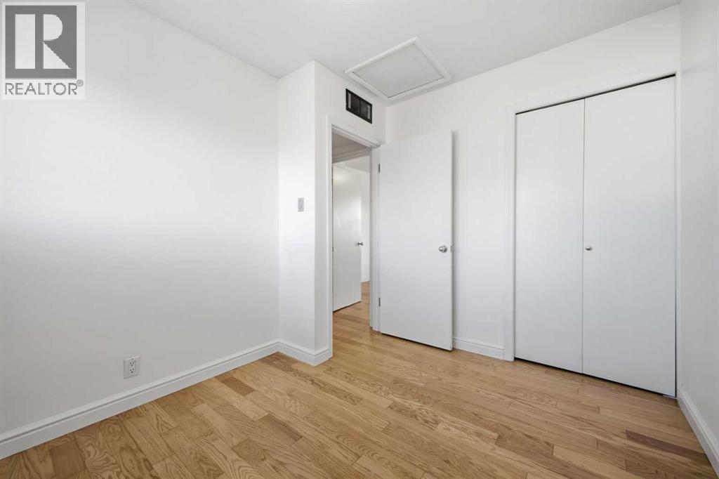 123 Killarney Glen Court Sw, Calgary, AB - Indoor Photo Showing Other Room