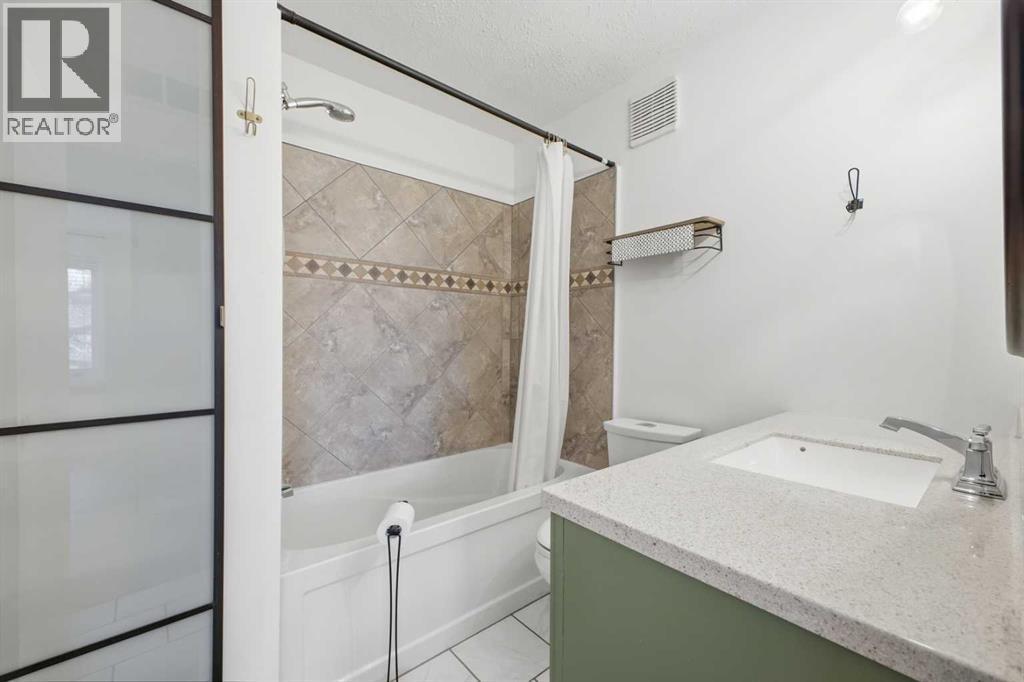 123 Killarney Glen Court Sw, Calgary, AB - Indoor