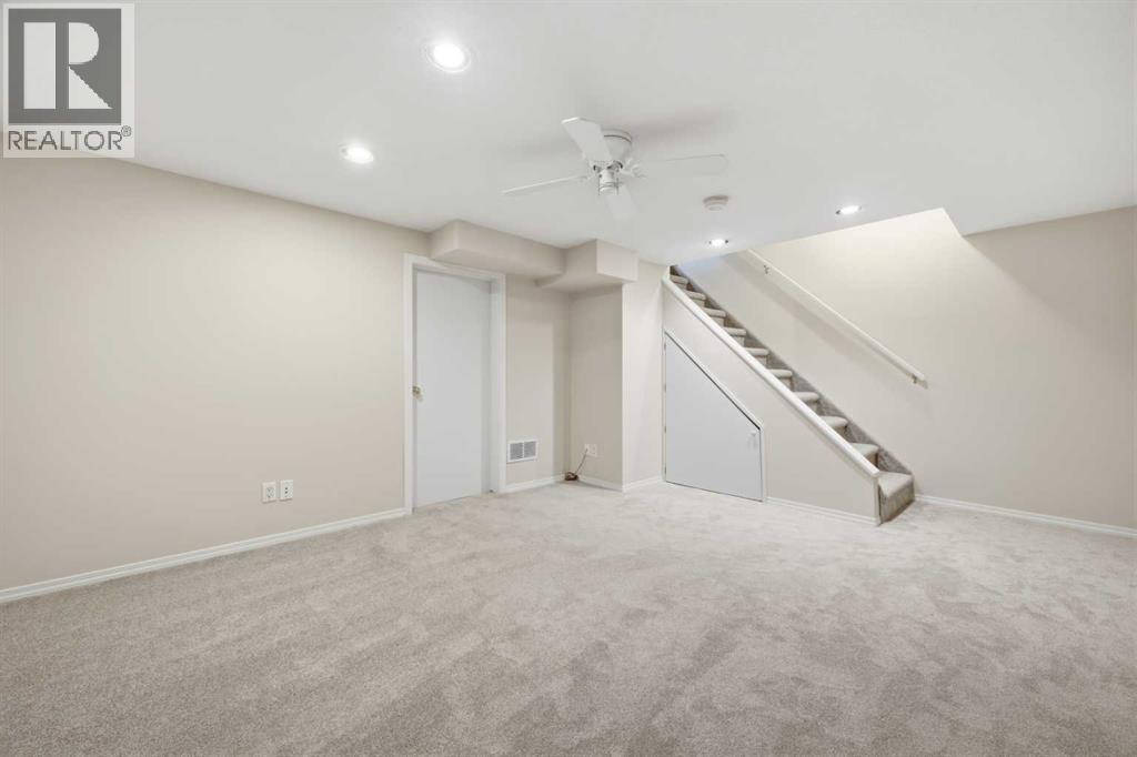 123 Killarney Glen Court Sw, Calgary, AB - Indoor Photo Showing Other Room