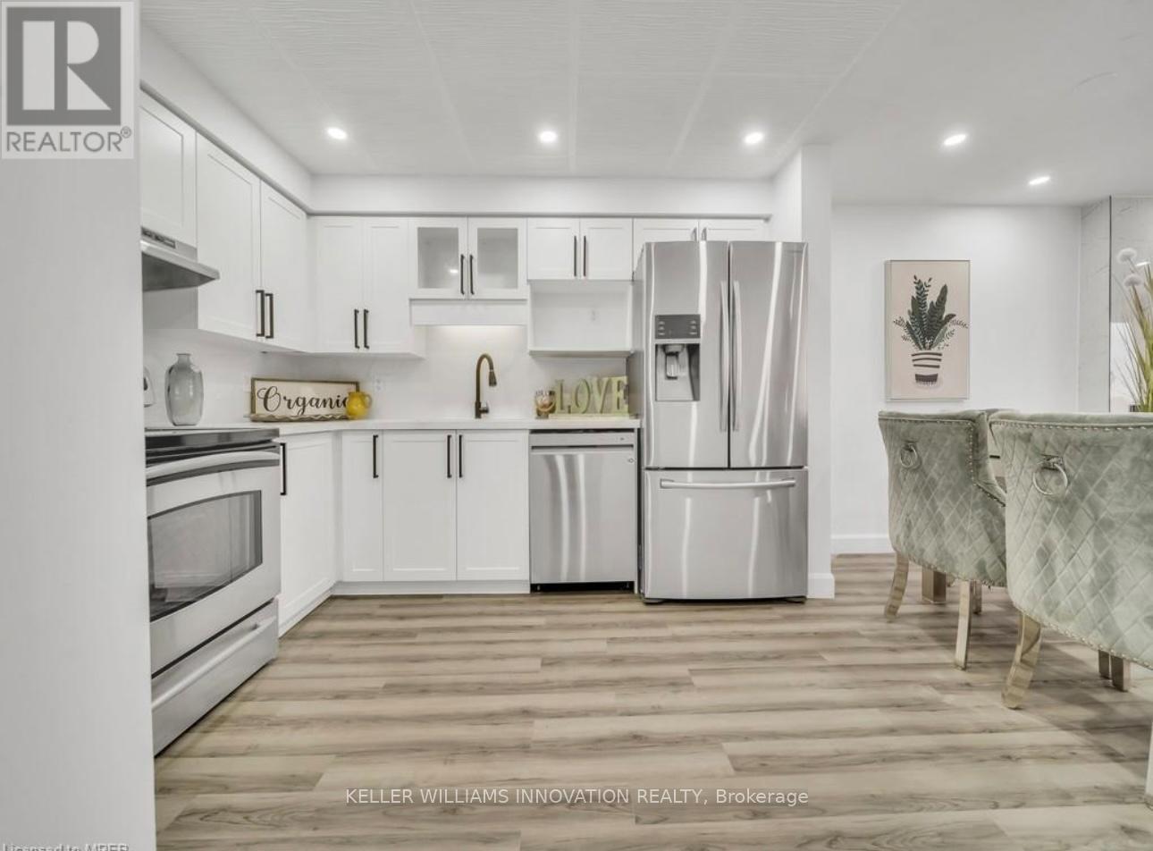 239 Red Clover Court, Kitchener, ON - Indoor Photo Showing Kitchen With Upgraded Kitchen