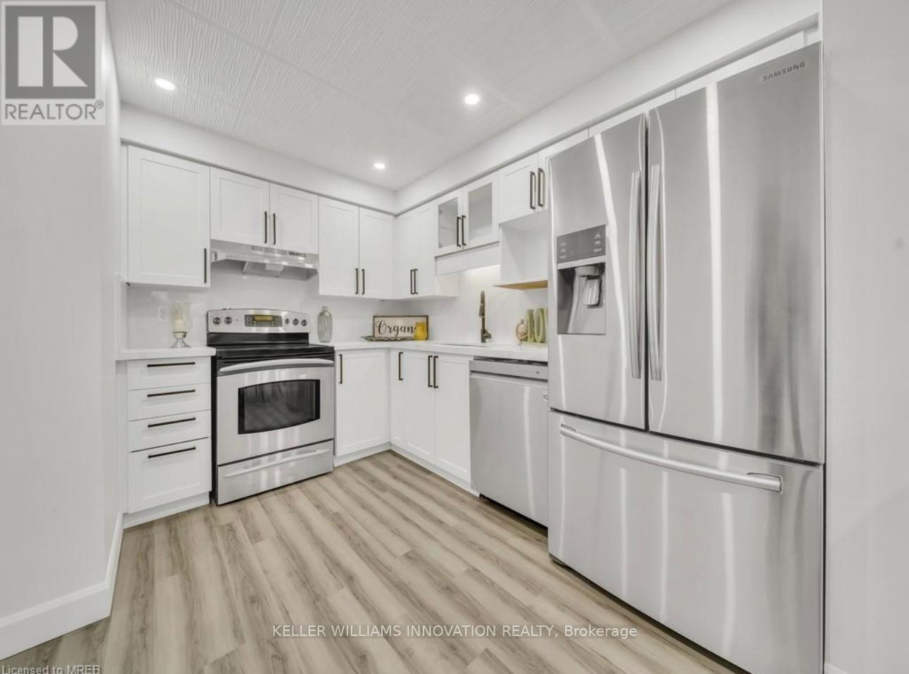 239 Red Clover Court, Kitchener, ON - Indoor Photo Showing Kitchen With Stainless Steel Kitchen