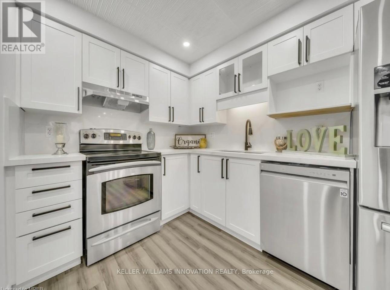 239 Red Clover Court, Kitchener, ON - Indoor Photo Showing Kitchen With Stainless Steel Kitchen With Upgraded Kitchen